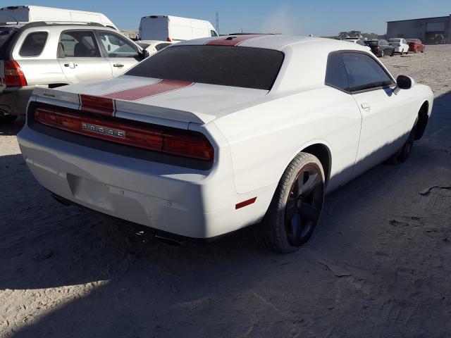 Photo 3 VIN: 2C3CDYAG9DH737232 - DODGE CHALLENGER 