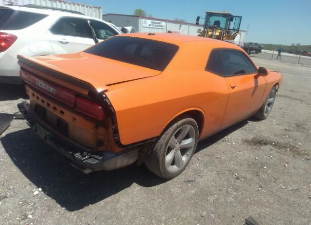 Photo 3 VIN: 2C3CDYAG9EH142527 - DODGE CHALLENGER 