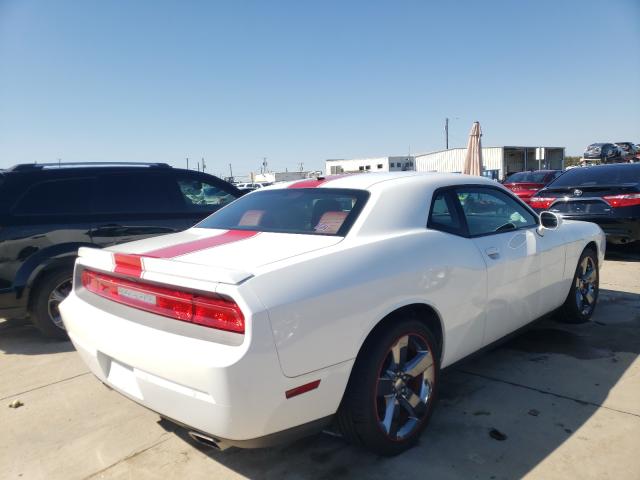 Photo 3 VIN: 2C3CDYAG9EH164625 - DODGE CHALLENGER 