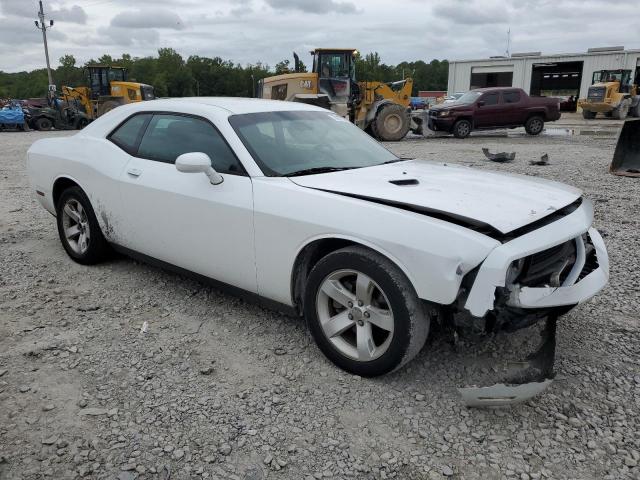 Photo 3 VIN: 2C3CDYAG9EH266880 - DODGE CHALLENGER 