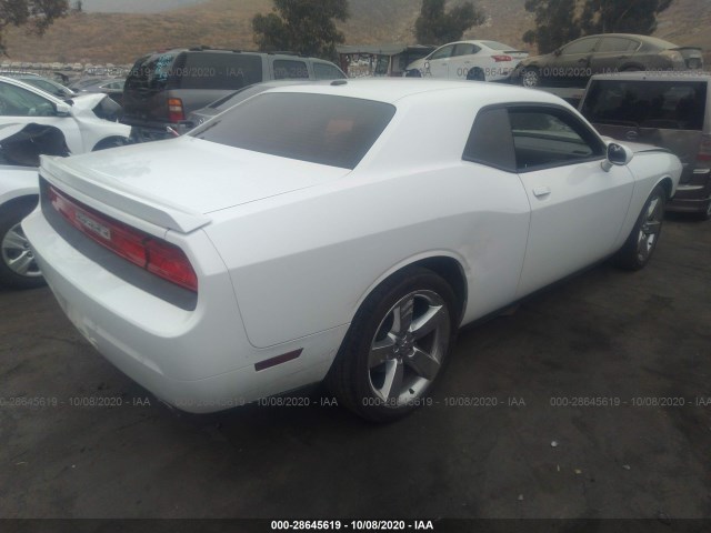 Photo 3 VIN: 2C3CDYAGXDH530462 - DODGE CHALLENGER 