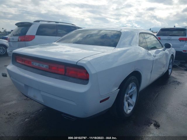 Photo 3 VIN: 2C3CDYAGXDH607251 - DODGE CHALLENGER 