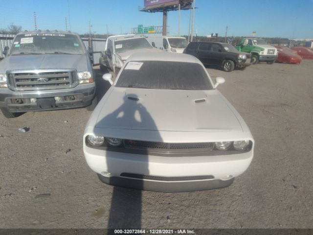 Photo 5 VIN: 2C3CDYBT0CH158561 - DODGE CHALLENGER 