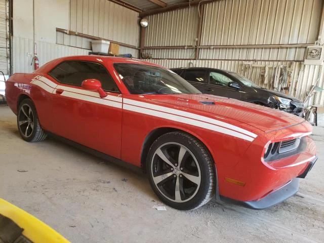 Photo 3 VIN: 2C3CDYBT1EH105953 - DODGE CHALLENGER 