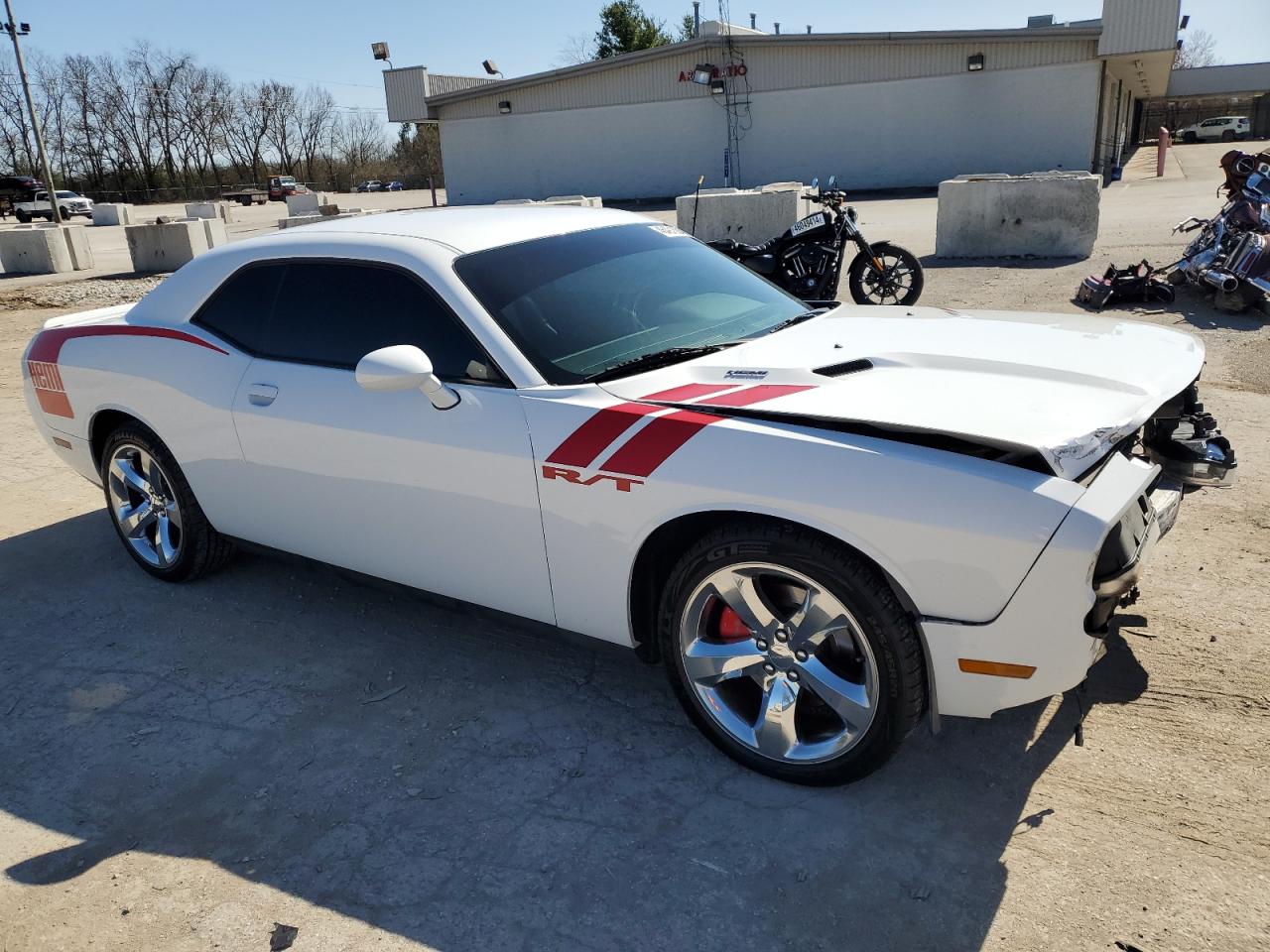 Photo 3 VIN: 2C3CDYBT2EH133793 - DODGE CHALLENGER 