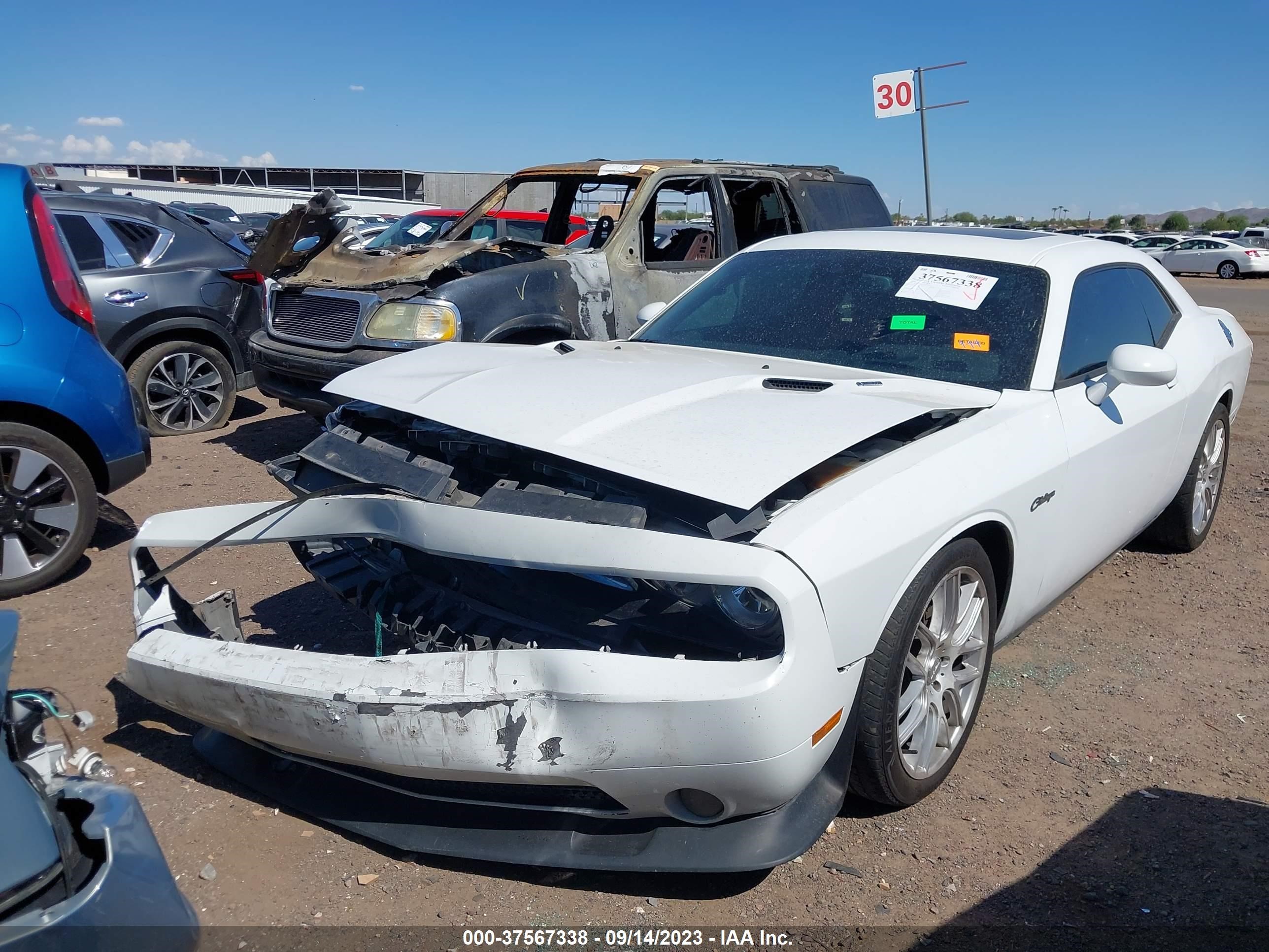 Photo 1 VIN: 2C3CDYBT2EH196845 - DODGE CHALLENGER 