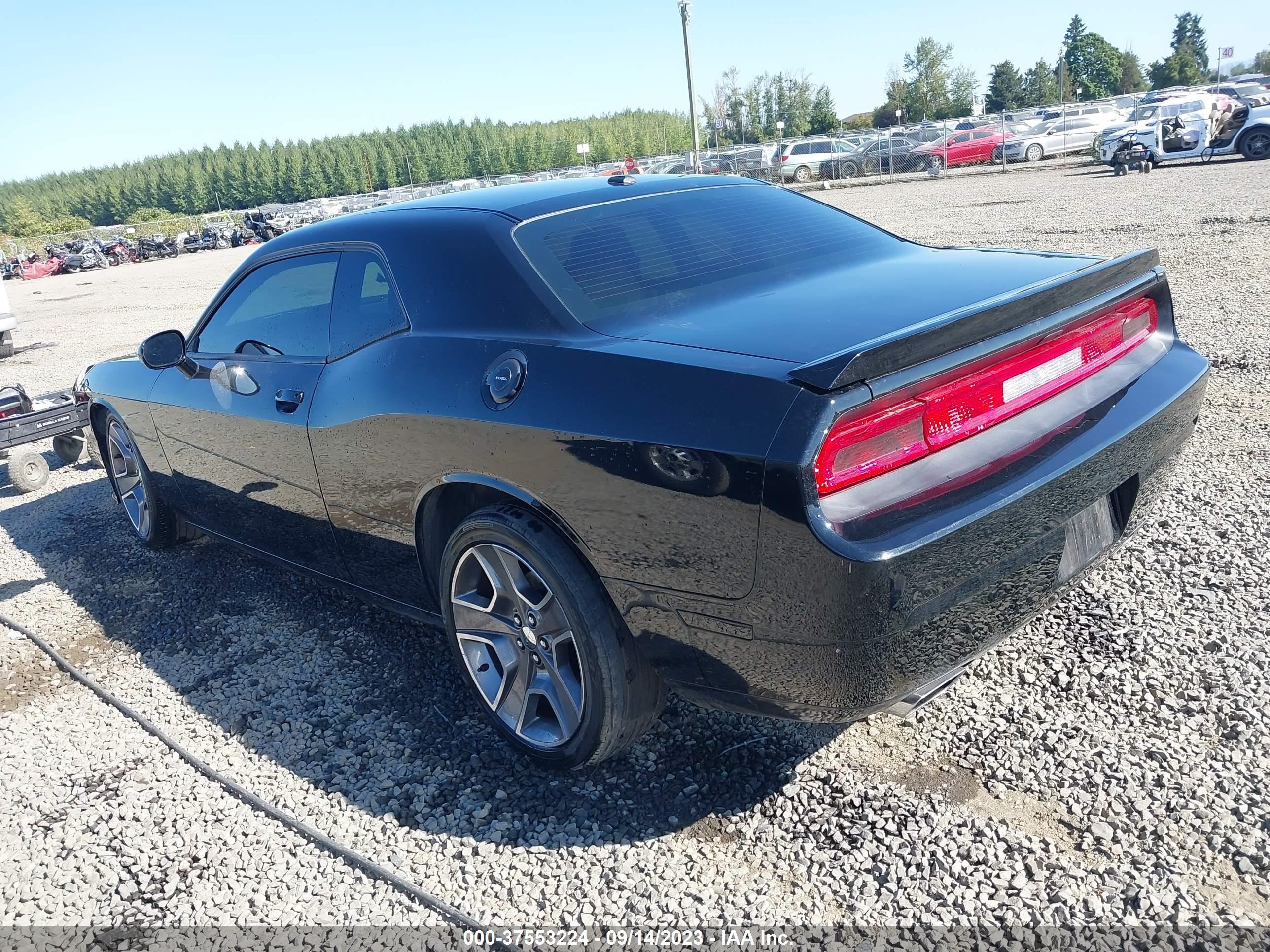 Photo 2 VIN: 2C3CDYBT3CH220535 - DODGE CHALLENGER 