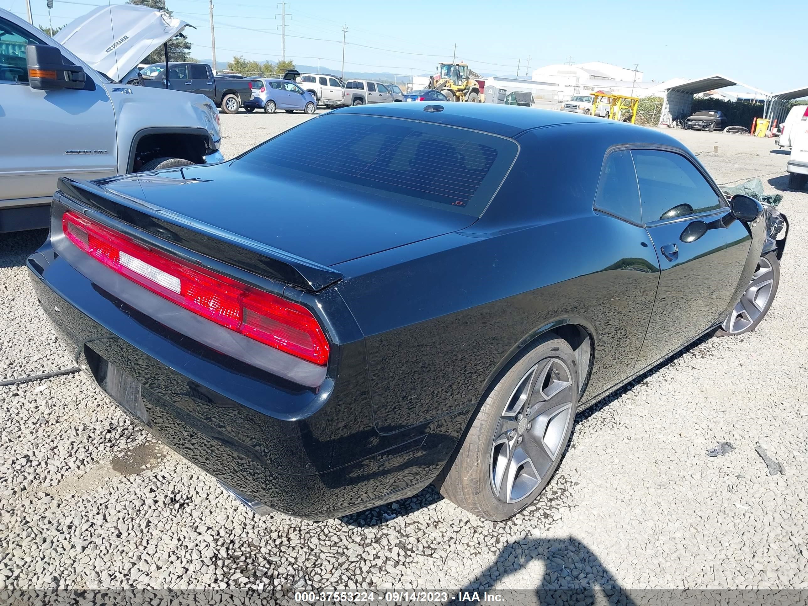 Photo 3 VIN: 2C3CDYBT3CH220535 - DODGE CHALLENGER 