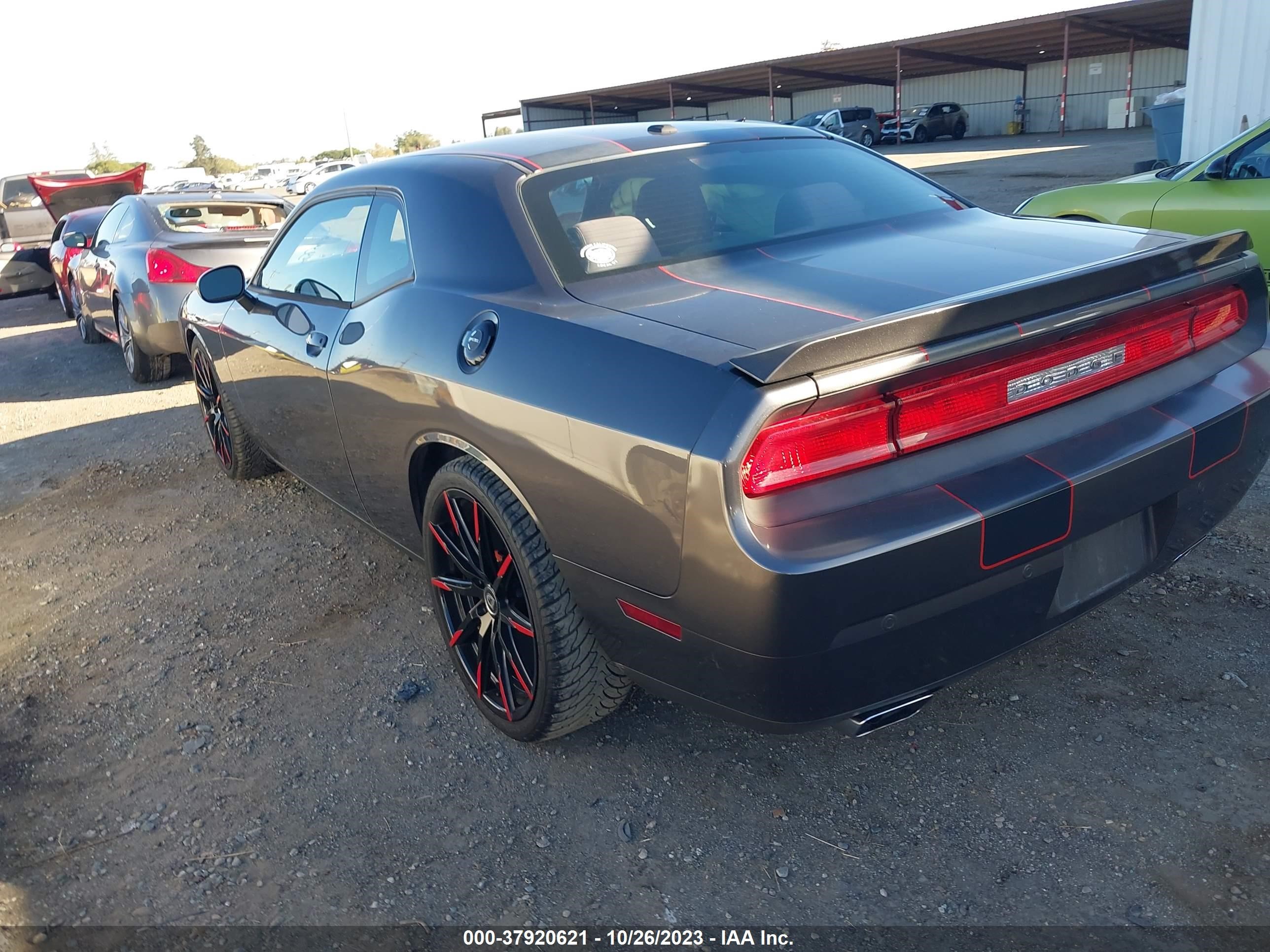 Photo 2 VIN: 2C3CDYBT5DH629279 - DODGE CHALLENGER 