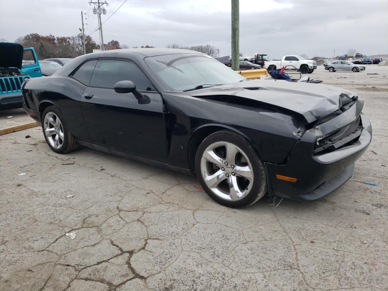 Photo 3 VIN: 2C3CDYBT6DH695565 - DODGE CHALLENGER 