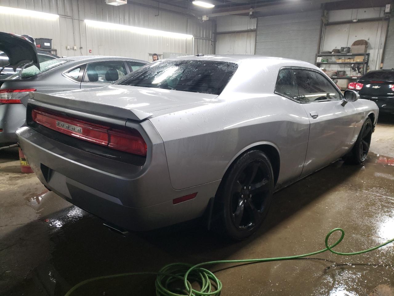 Photo 2 VIN: 2C3CDYBT7DH670318 - DODGE CHALLENGER 