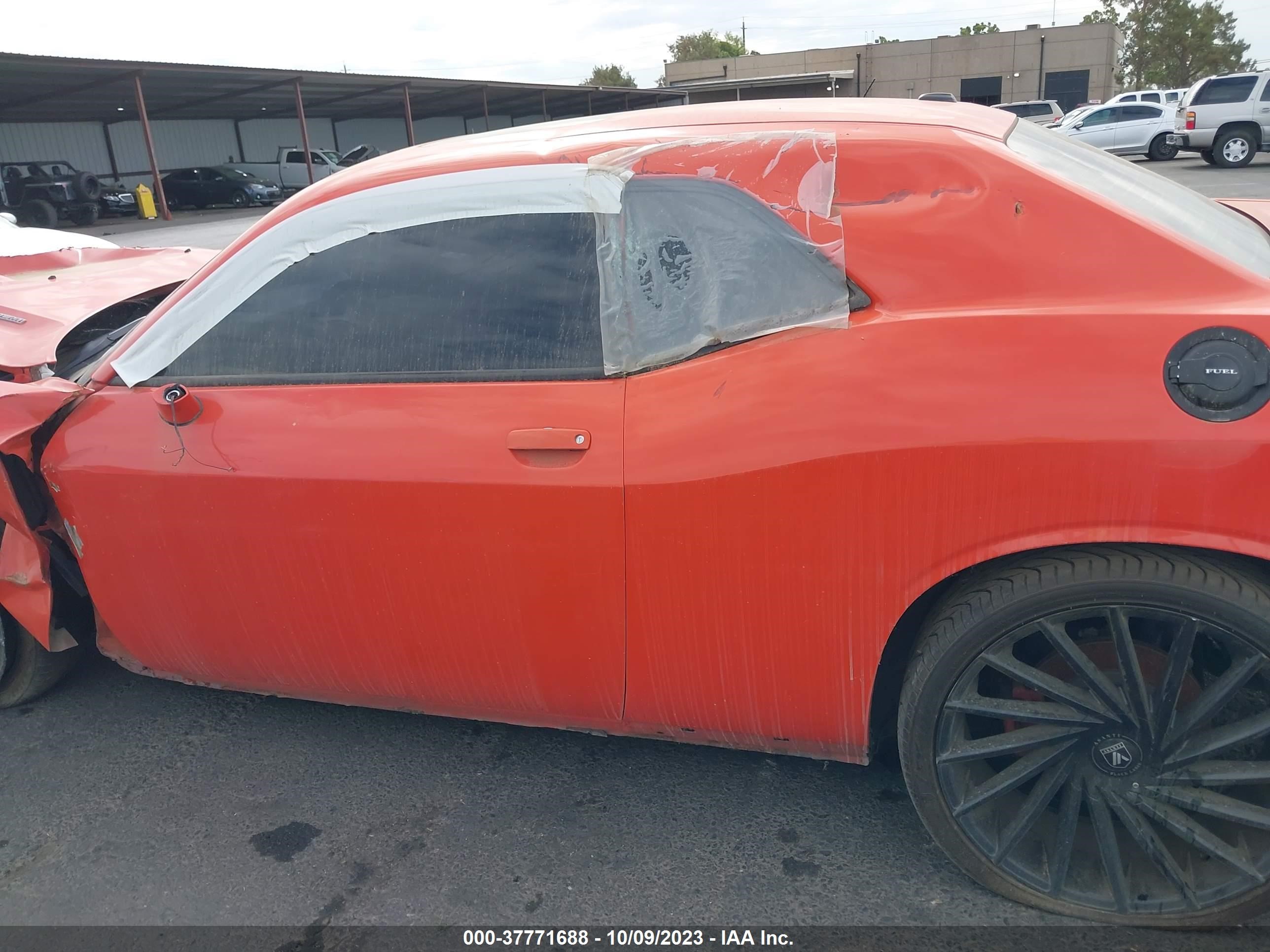 Photo 13 VIN: 2C3CDYBT7DH733532 - DODGE CHALLENGER 