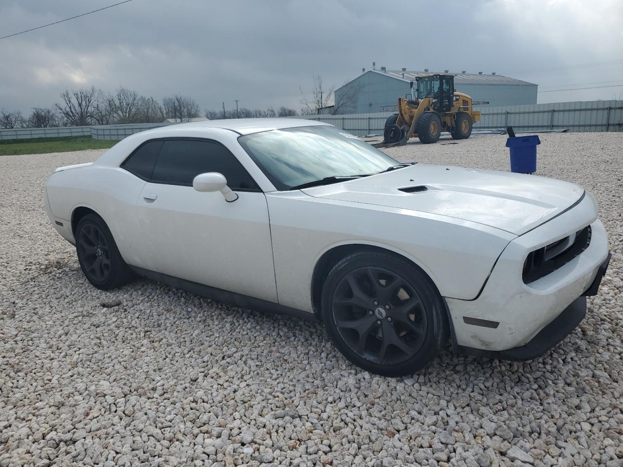 Photo 3 VIN: 2C3CDYBT7EH184030 - DODGE CHALLENGER 