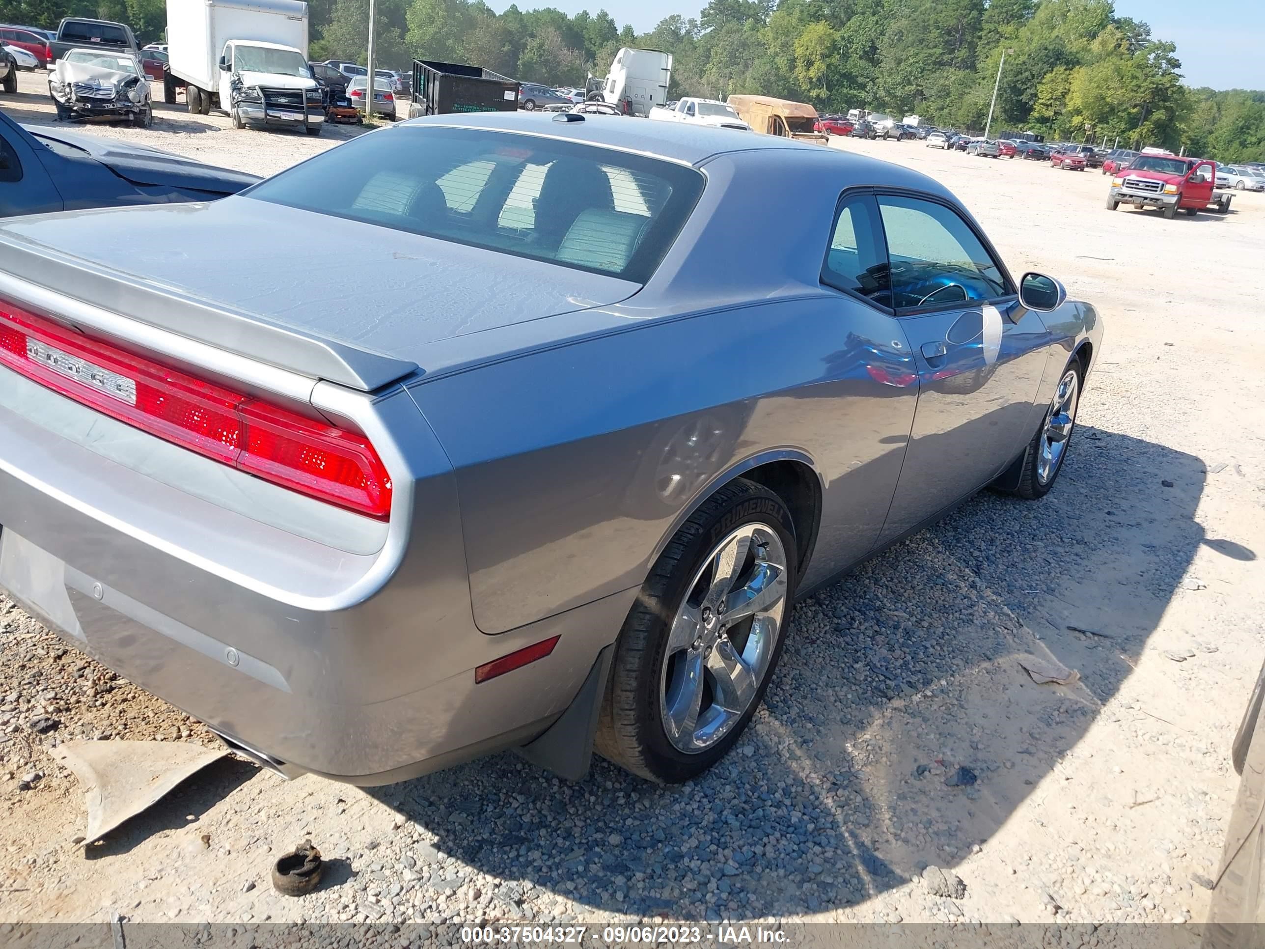 Photo 3 VIN: 2C3CDYBT8EH298571 - DODGE CHALLENGER 