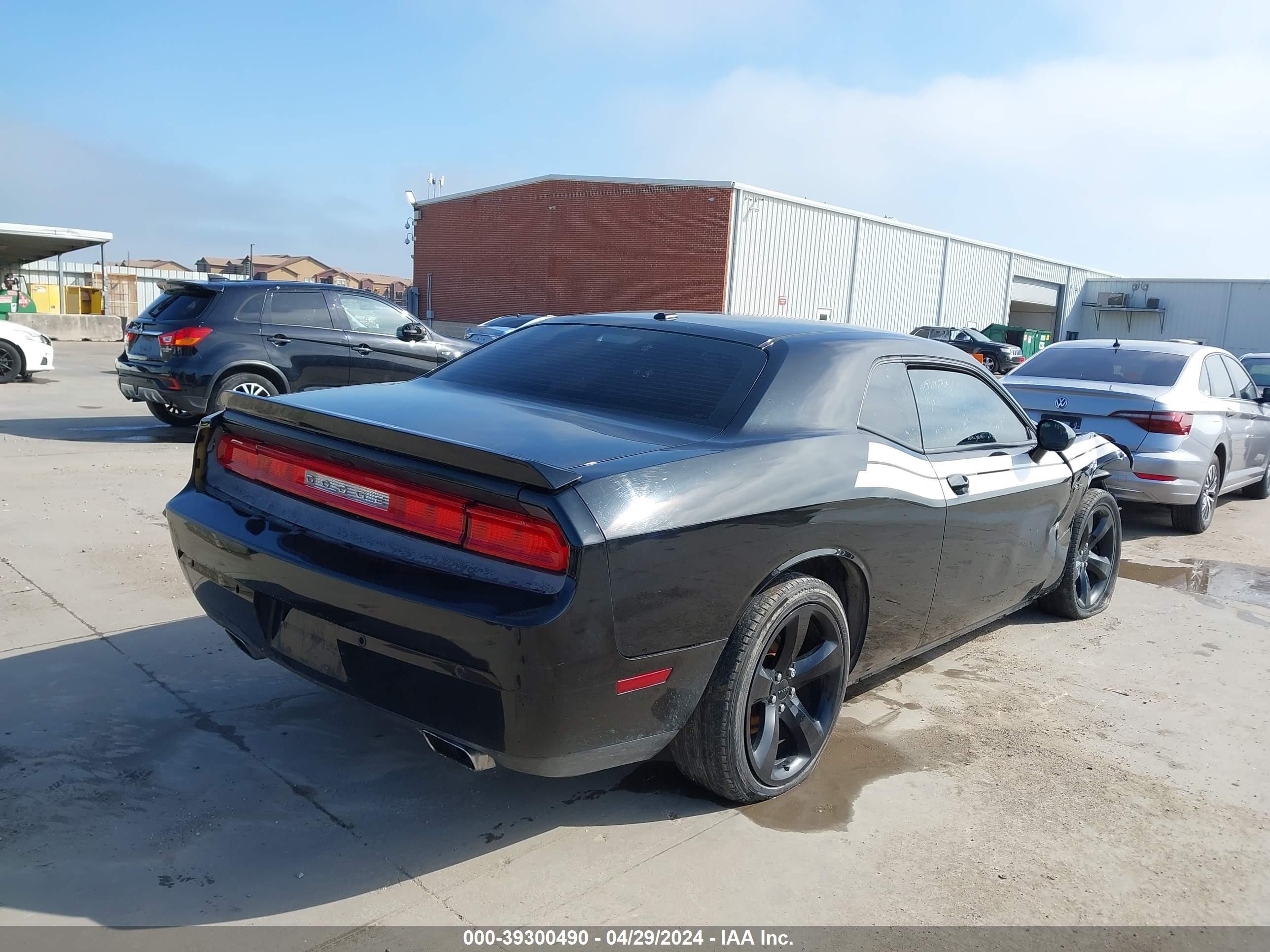 Photo 3 VIN: 2C3CDYBT9DH519660 - DODGE CHALLENGER 