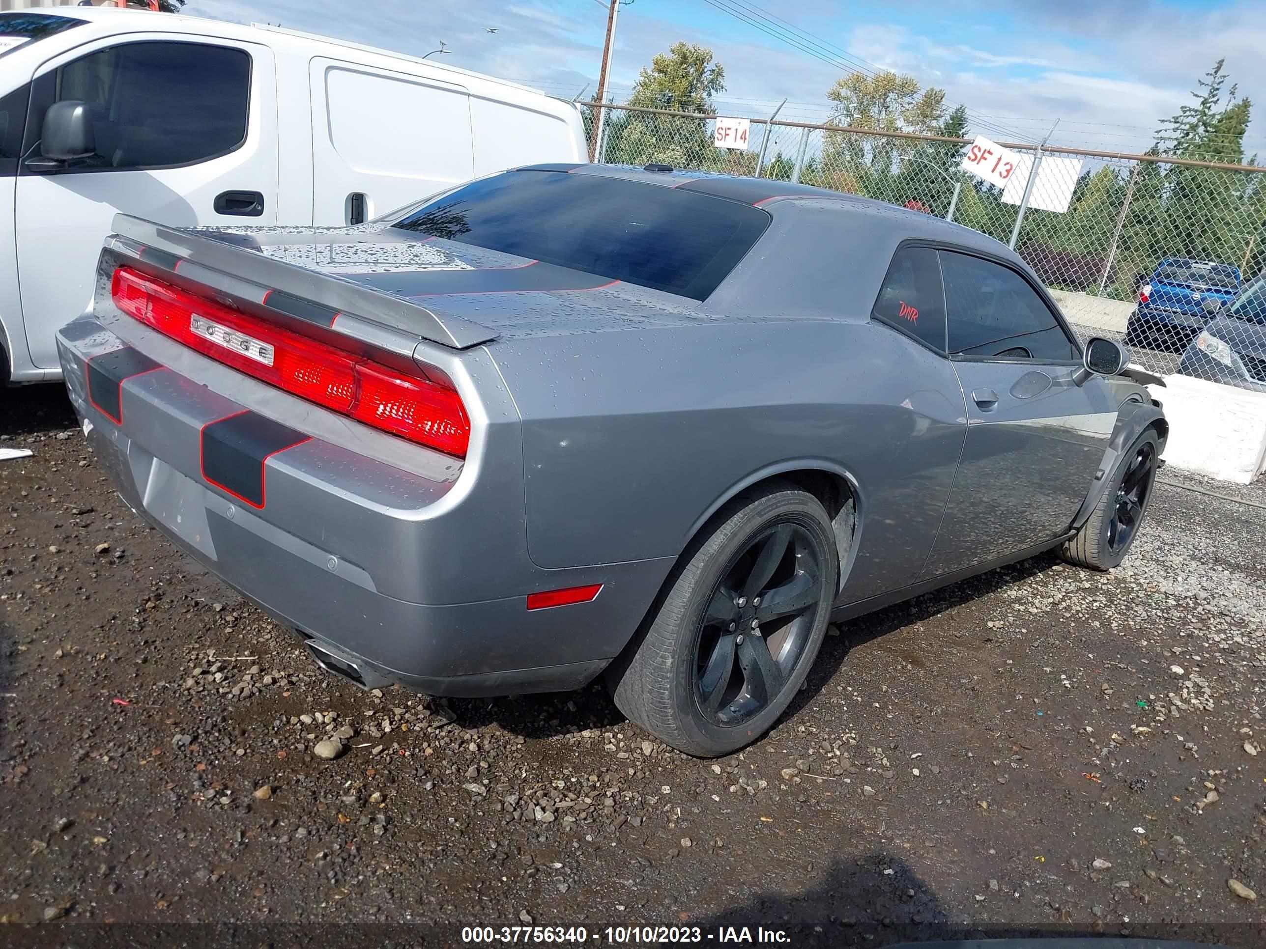 Photo 3 VIN: 2C3CDYBT9DH651009 - DODGE CHALLENGER 