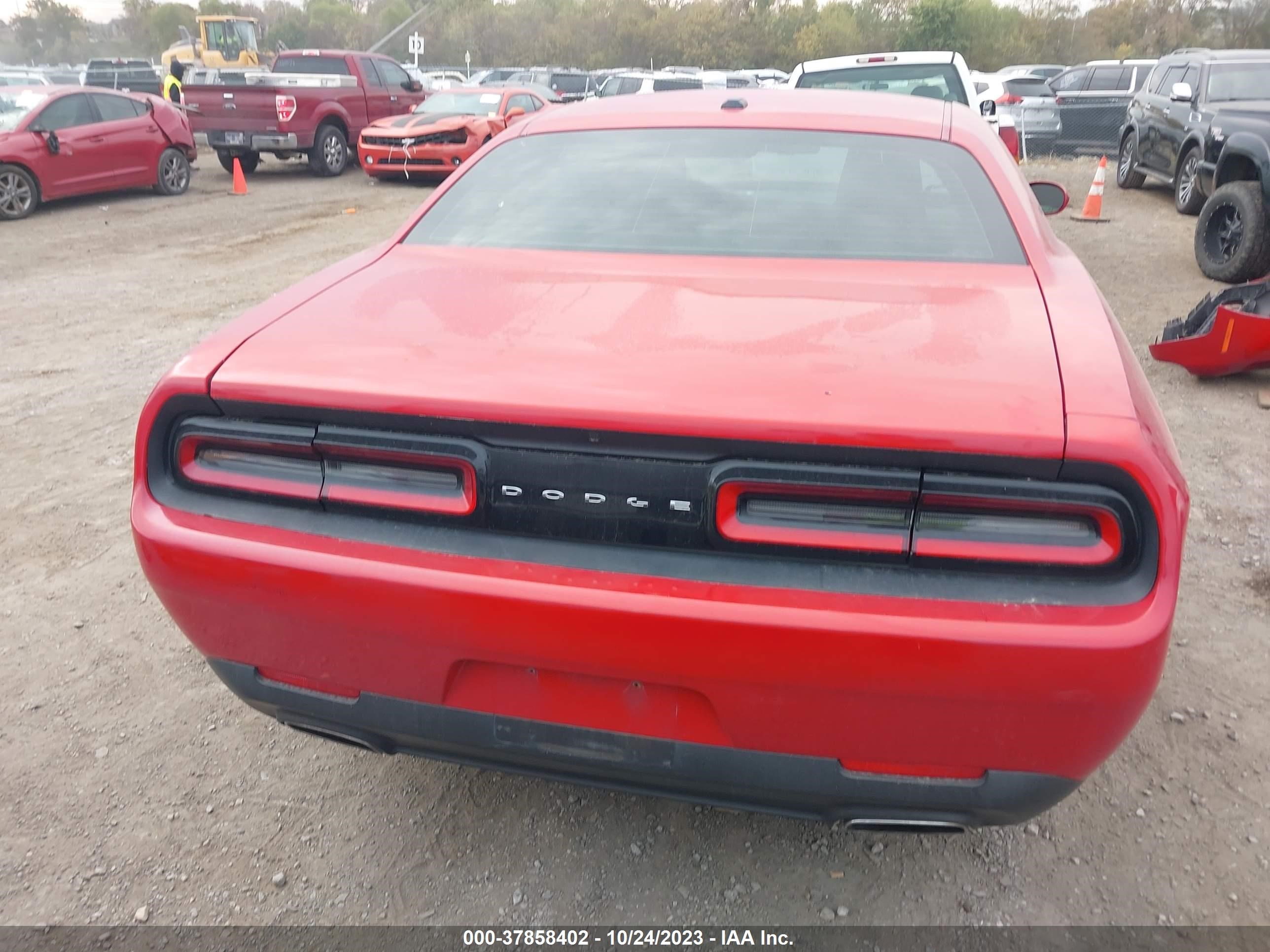 Photo 16 VIN: 2C3CDZAG0FH739833 - DODGE CHALLENGER 