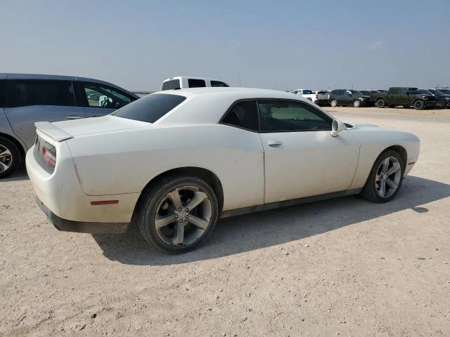 Photo 2 VIN: 2C3CDZAG0FH747656 - DODGE CHALLENGER 