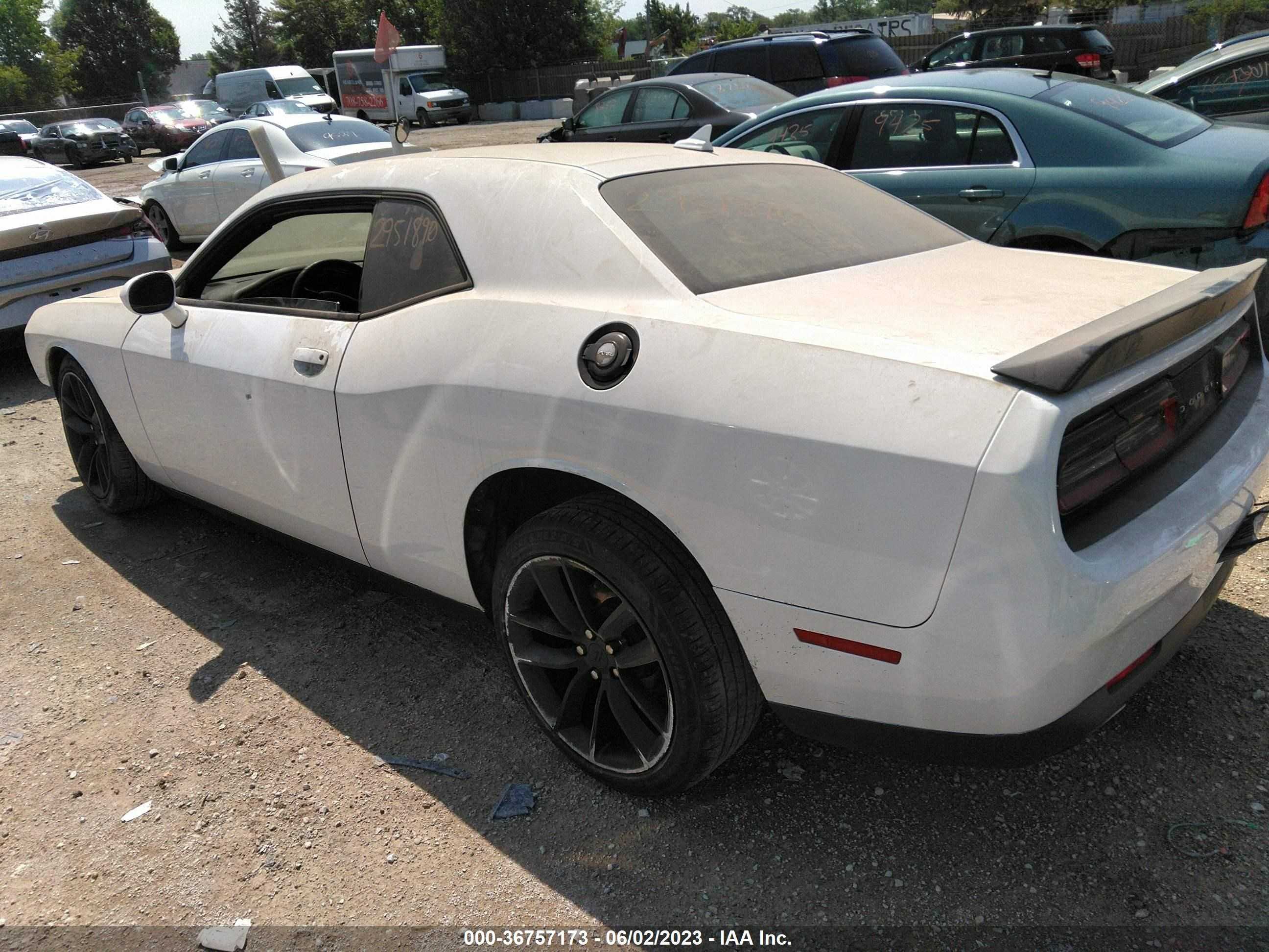 Photo 2 VIN: 2C3CDZAG0JH218801 - DODGE CHALLENGER 