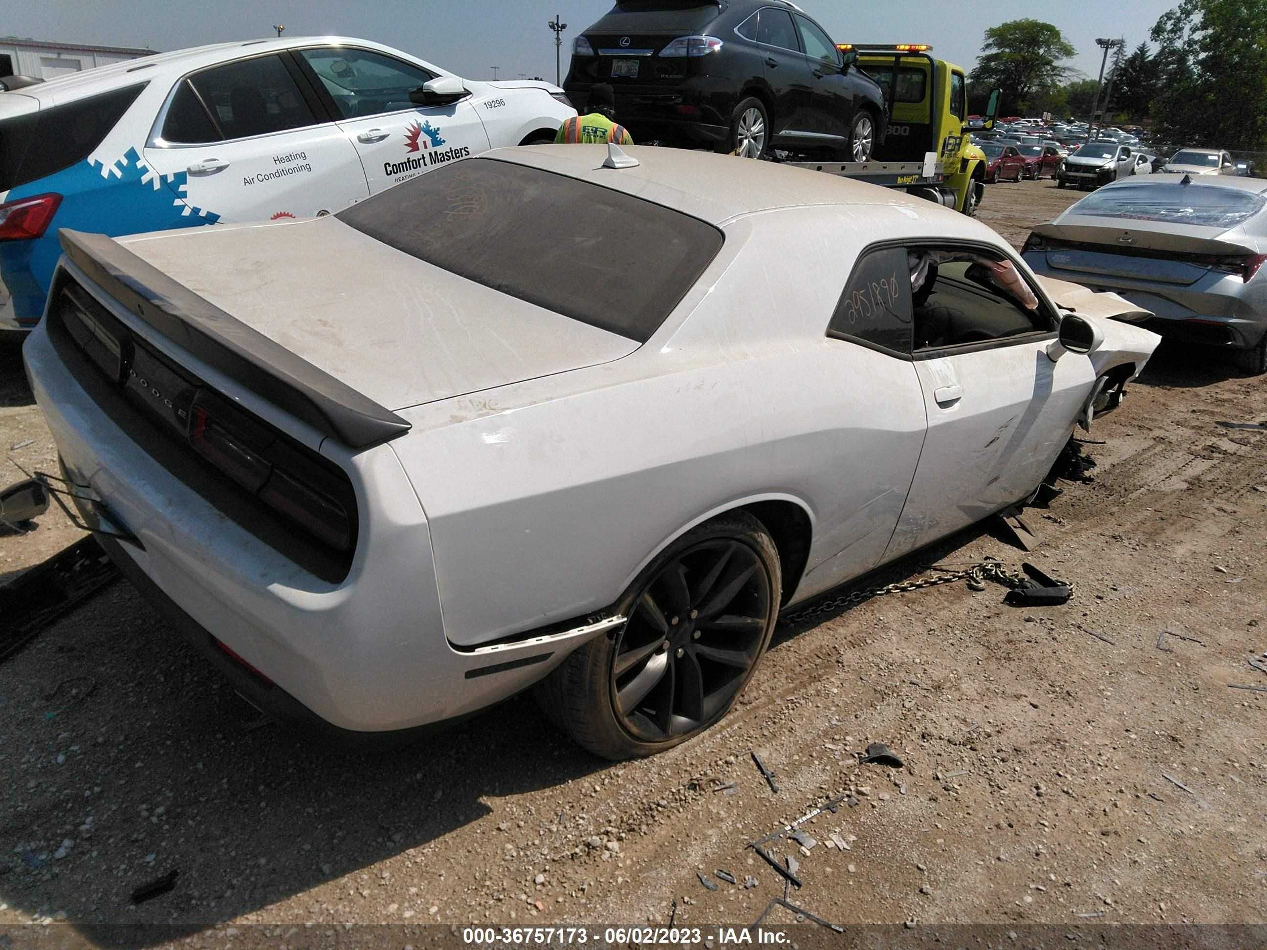 Photo 3 VIN: 2C3CDZAG0JH218801 - DODGE CHALLENGER 