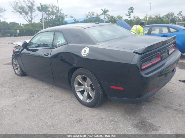 Photo 2 VIN: 2C3CDZAG0KH752348 - DODGE CHALLENGER 