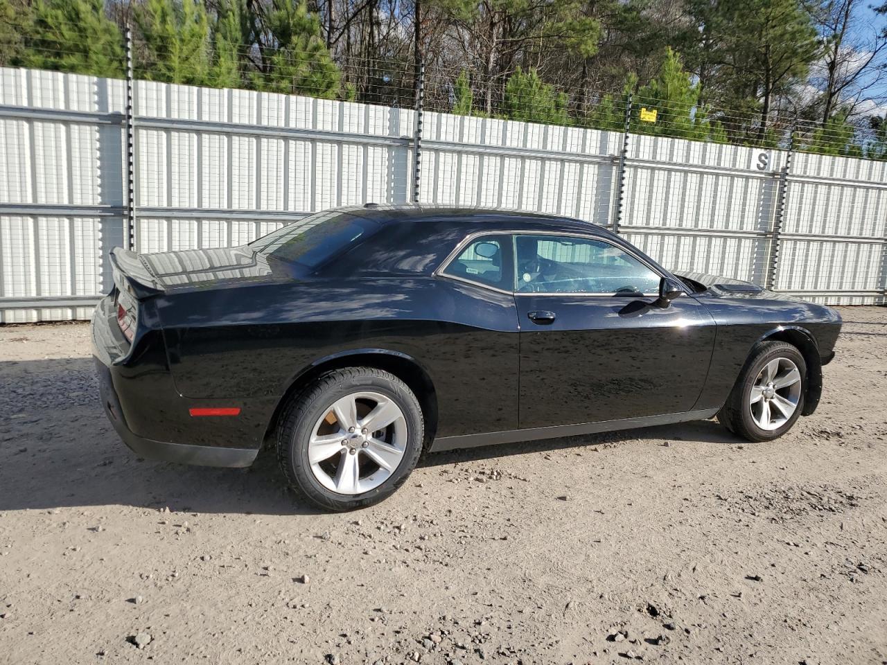 Photo 2 VIN: 2C3CDZAG0NH265638 - DODGE CHALLENGER 