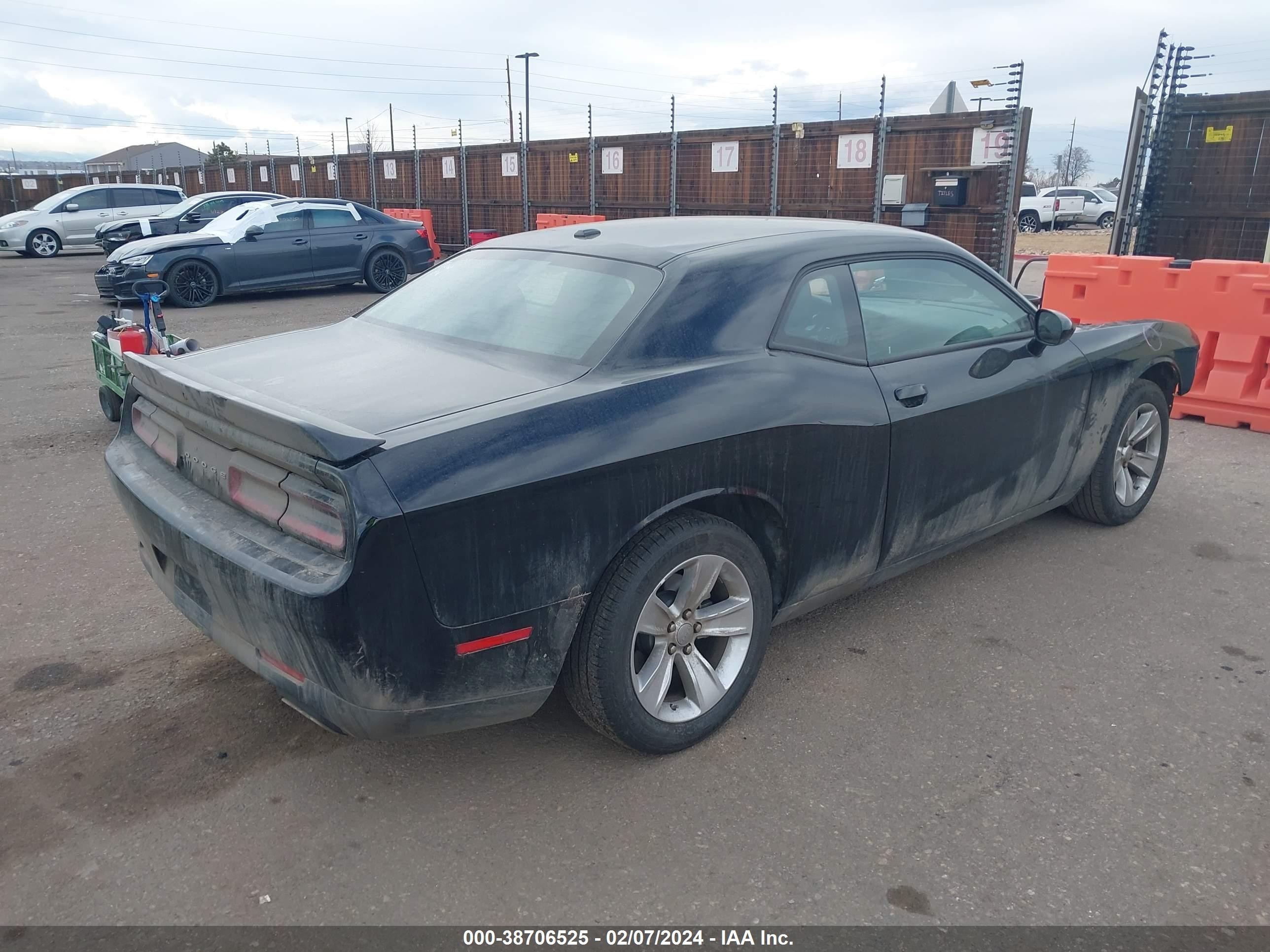 Photo 3 VIN: 2C3CDZAG0PH596495 - DODGE CHALLENGER 