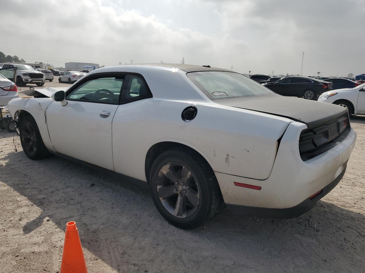 Photo 1 VIN: 2C3CDZAG1FH700409 - DODGE CHALLENGER 