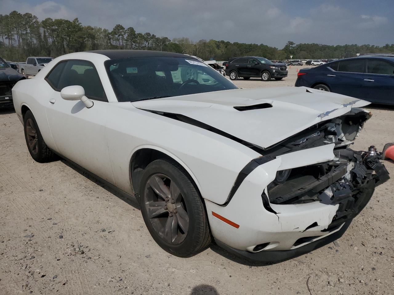 Photo 3 VIN: 2C3CDZAG1FH700409 - DODGE CHALLENGER 