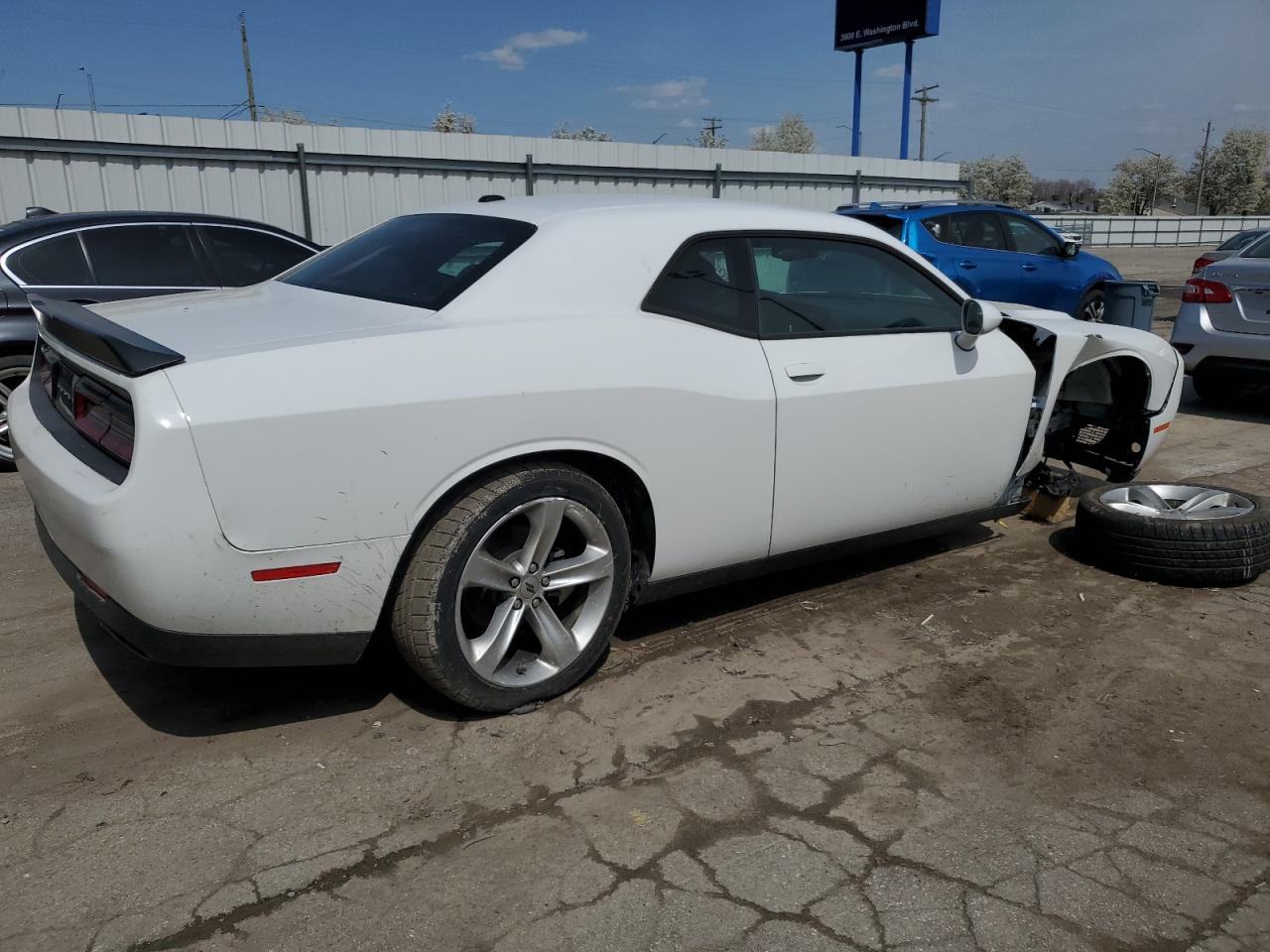 Photo 2 VIN: 2C3CDZAG1JH252455 - DODGE CHALLENGER 