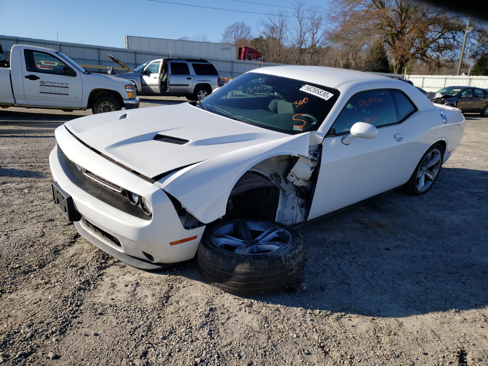 Photo 1 VIN: 2C3CDZAG2FH722807 - DODGE CHALLENGER 