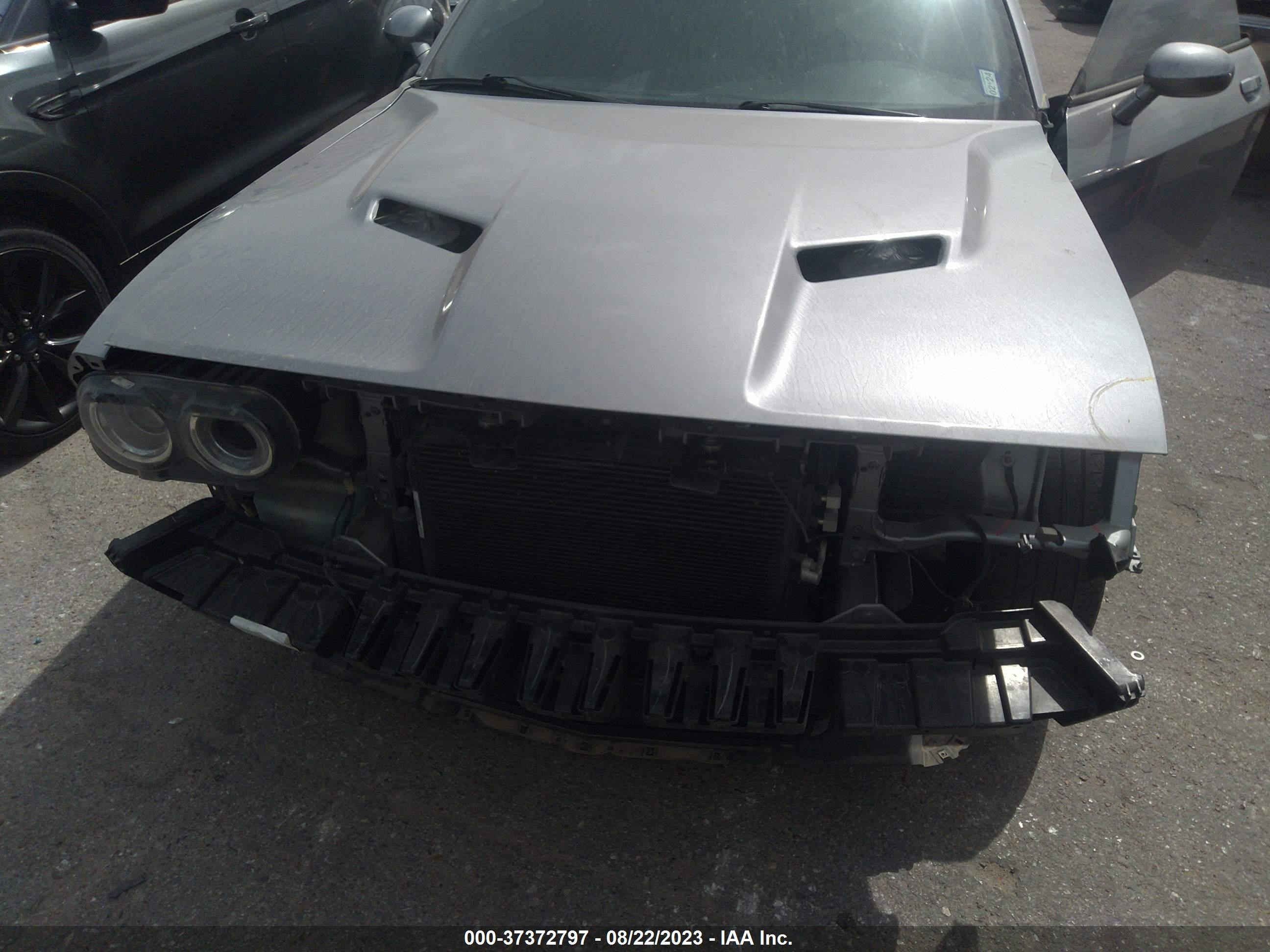 Photo 5 VIN: 2C3CDZAG2JH237513 - DODGE CHALLENGER 