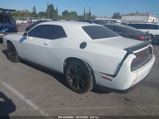 Photo 2 VIN: 2C3CDZAG2JH280507 - DODGE CHALLENGER 