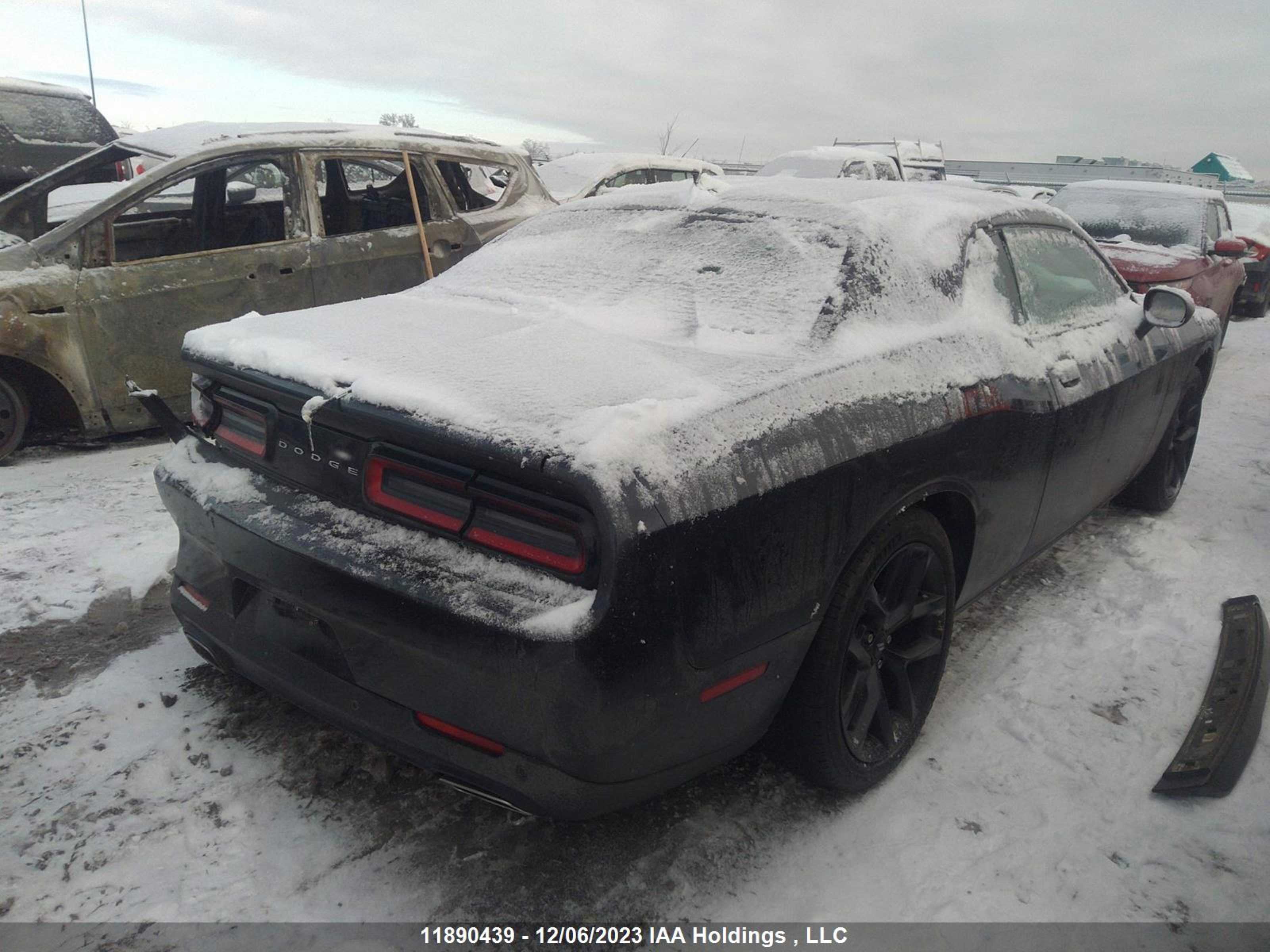 Photo 3 VIN: 2C3CDZAG2KH640666 - DODGE CHALLENGER 