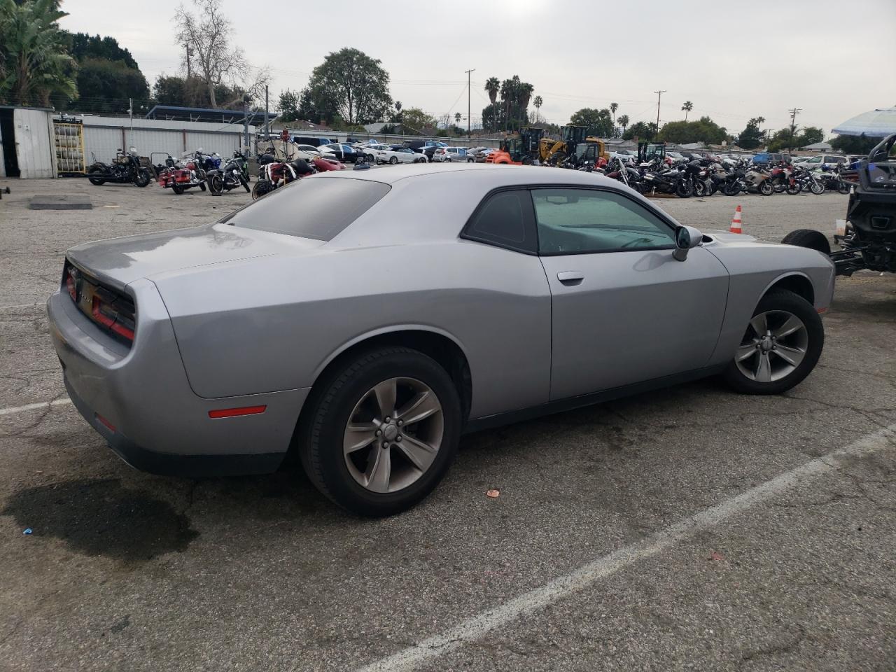 Photo 2 VIN: 2C3CDZAG3FH823323 - DODGE CHALLENGER 