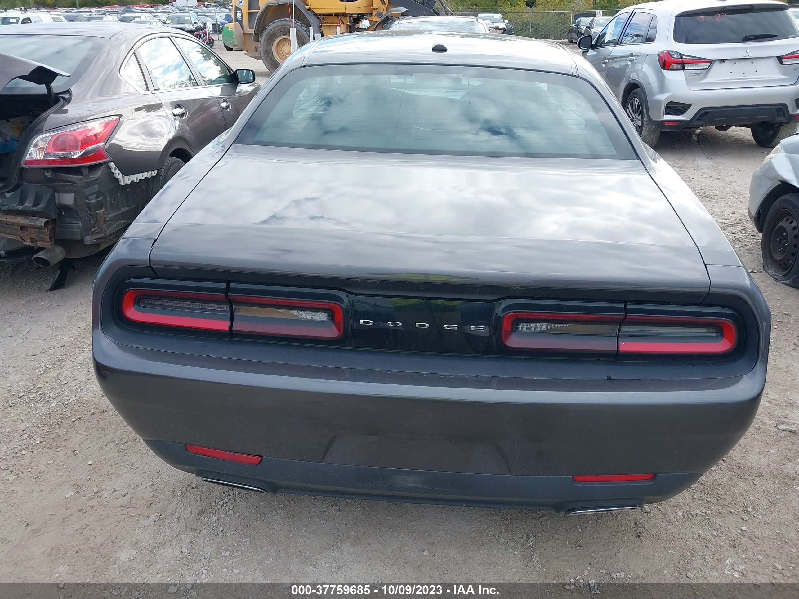 Photo 16 VIN: 2C3CDZAG3GH138286 - DODGE CHALLENGER 