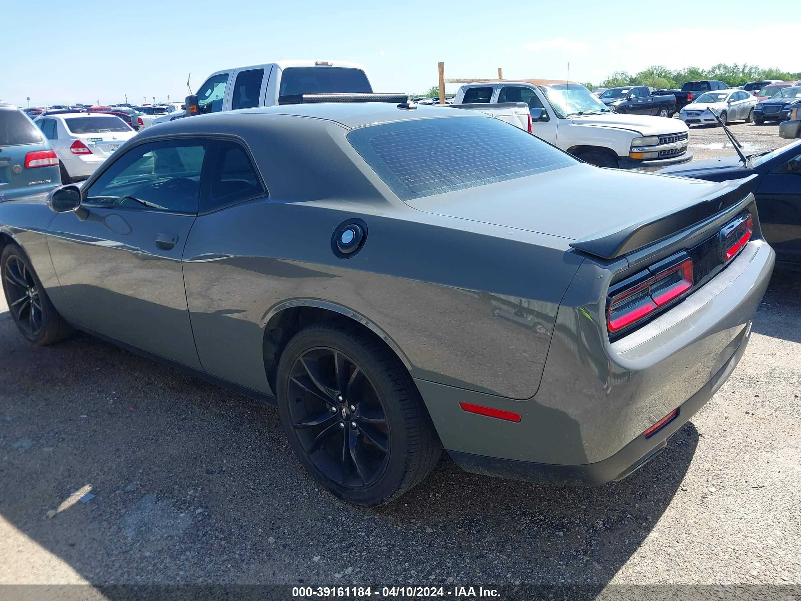 Photo 2 VIN: 2C3CDZAG3JH153328 - DODGE CHALLENGER 