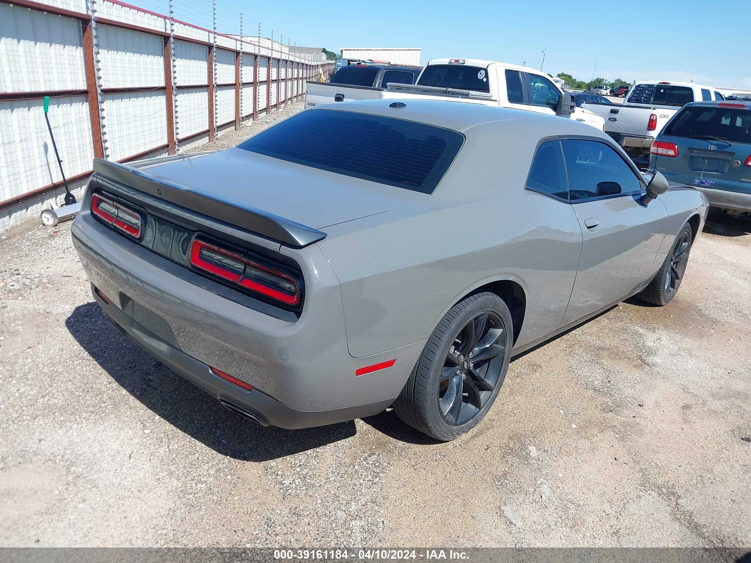 Photo 3 VIN: 2C3CDZAG3JH153328 - DODGE CHALLENGER 