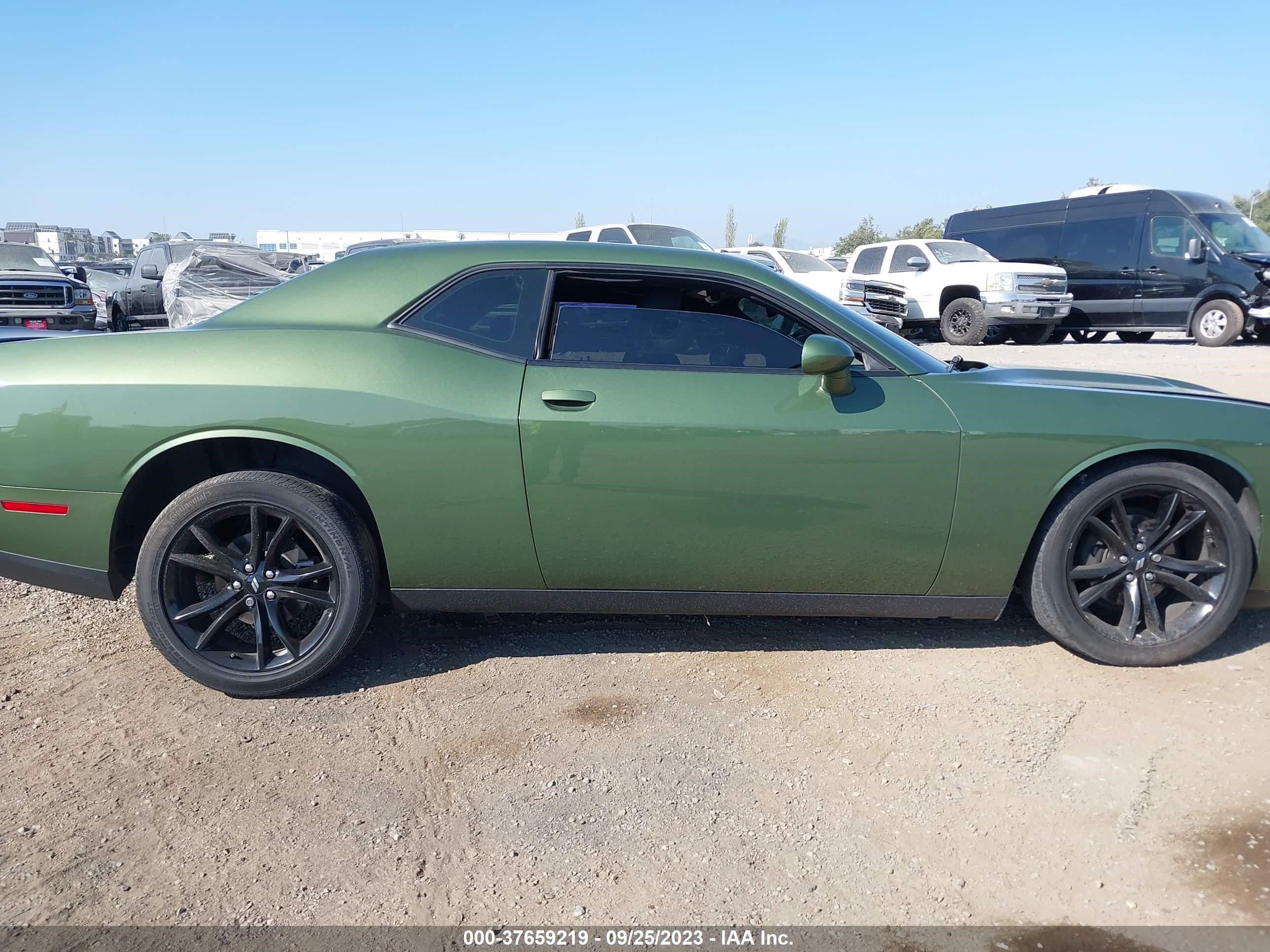 Photo 13 VIN: 2C3CDZAG3JH333358 - DODGE CHALLENGER 