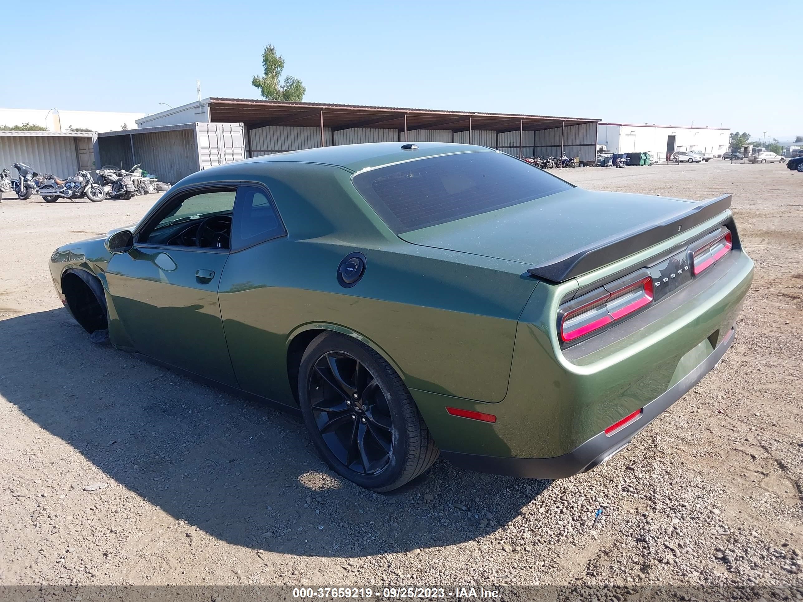 Photo 2 VIN: 2C3CDZAG3JH333358 - DODGE CHALLENGER 