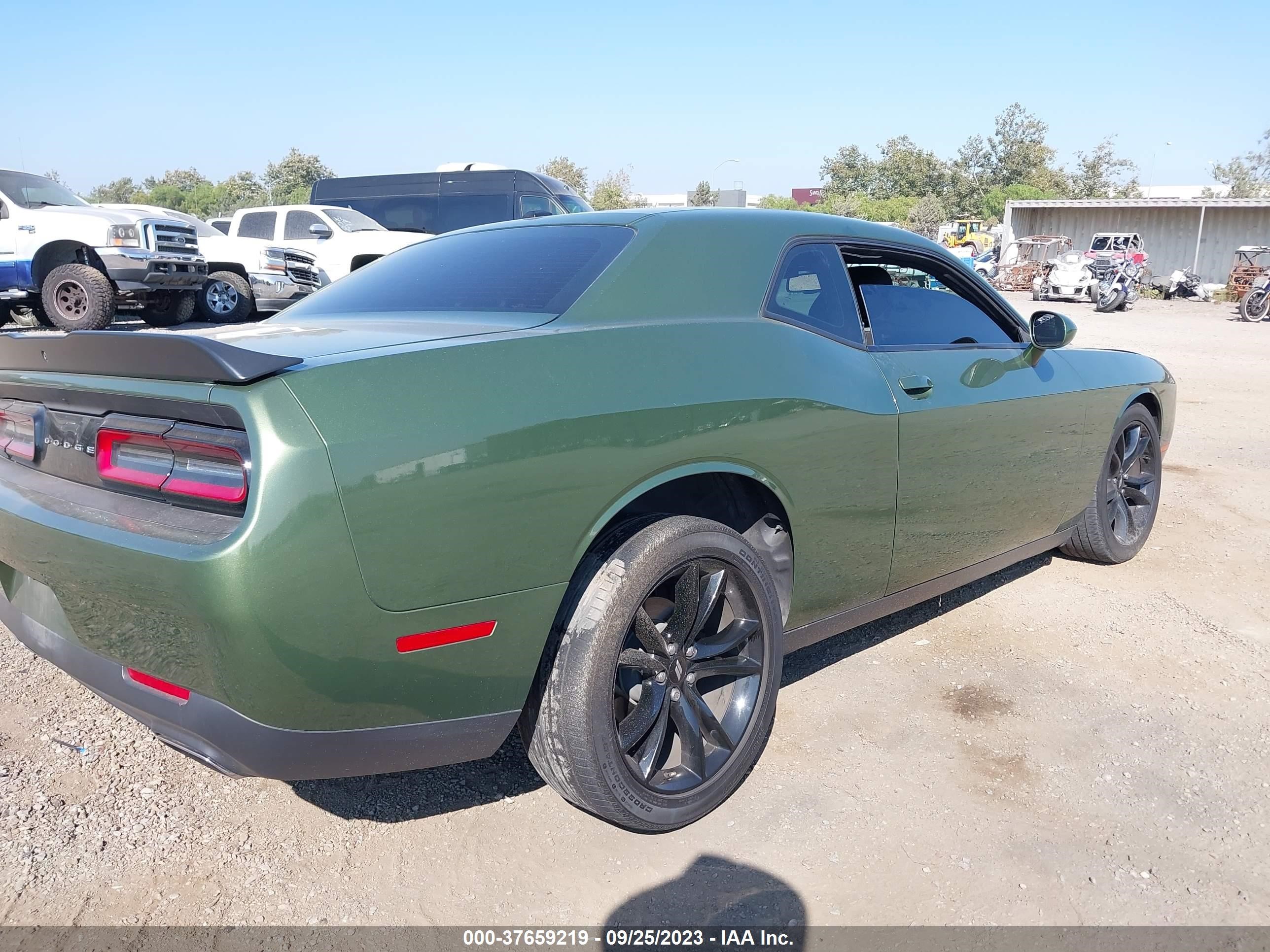 Photo 3 VIN: 2C3CDZAG3JH333358 - DODGE CHALLENGER 