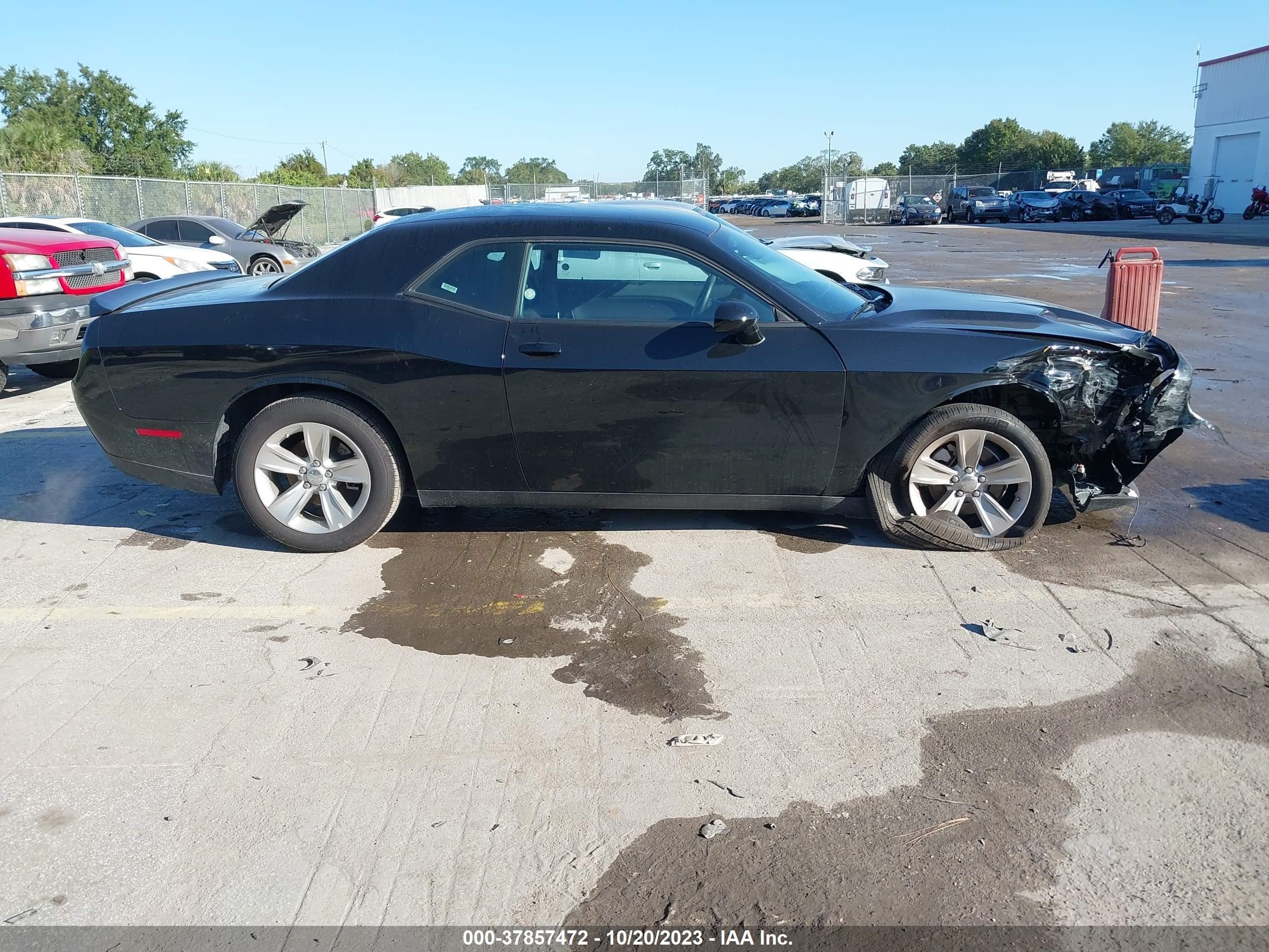 Photo 12 VIN: 2C3CDZAG3PH590612 - DODGE CHALLENGER 