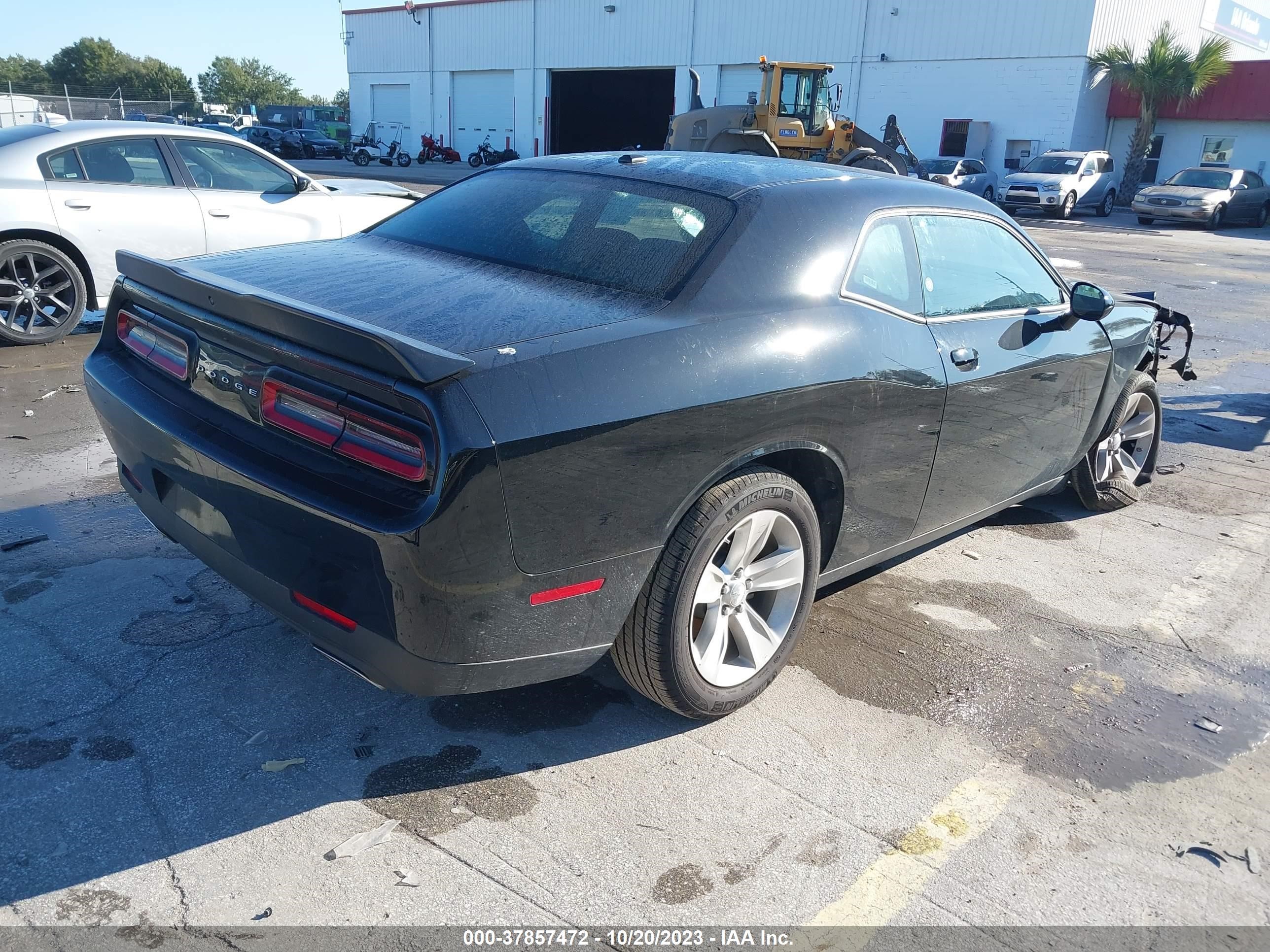 Photo 3 VIN: 2C3CDZAG3PH590612 - DODGE CHALLENGER 