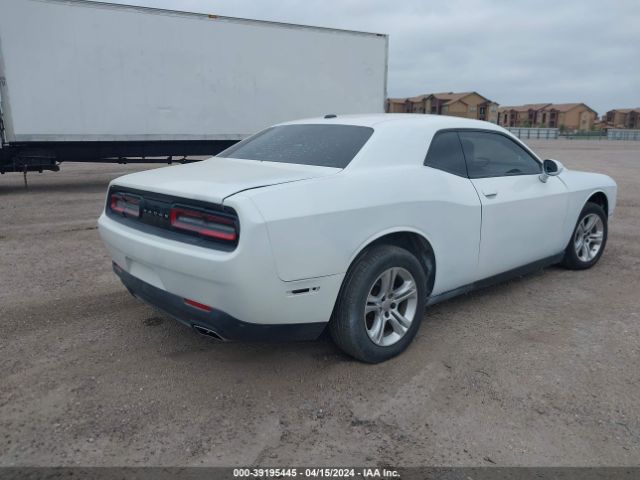 Photo 3 VIN: 2C3CDZAG4FH720623 - DODGE CHALLENGER 