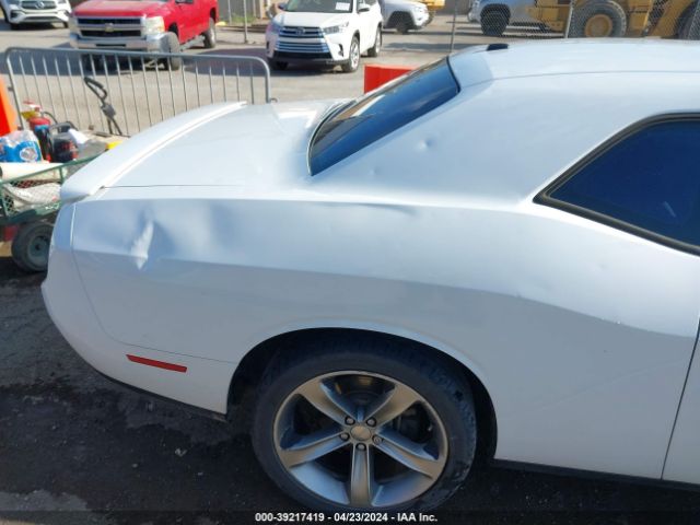 Photo 5 VIN: 2C3CDZAG4FH747708 - DODGE CHALLENGER 