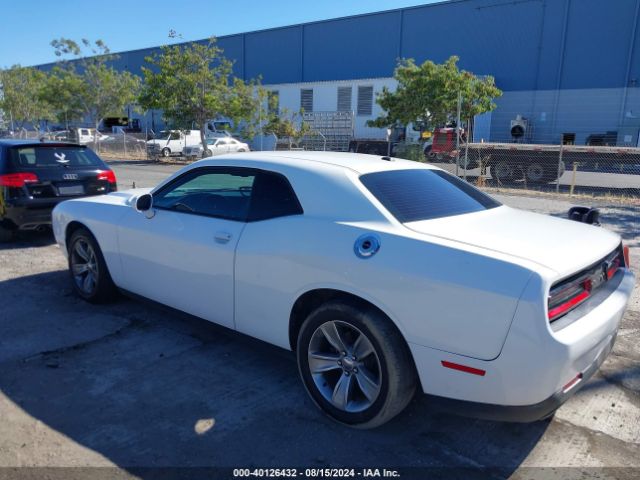 Photo 2 VIN: 2C3CDZAG4FH821399 - DODGE CHALLENGER 