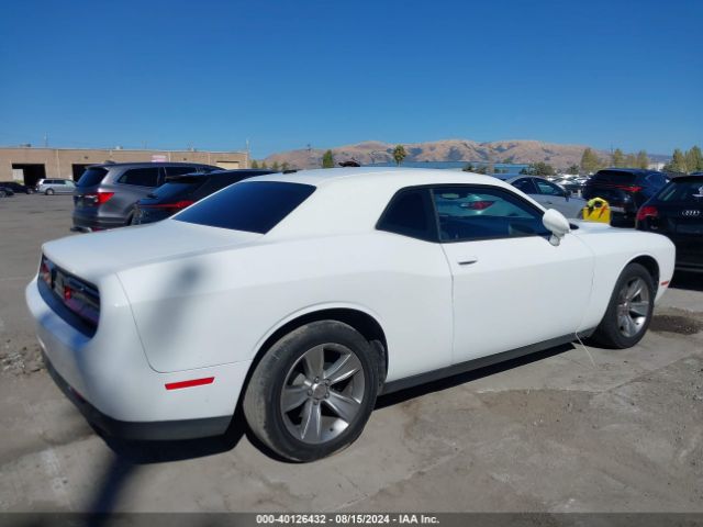 Photo 3 VIN: 2C3CDZAG4FH821399 - DODGE CHALLENGER 