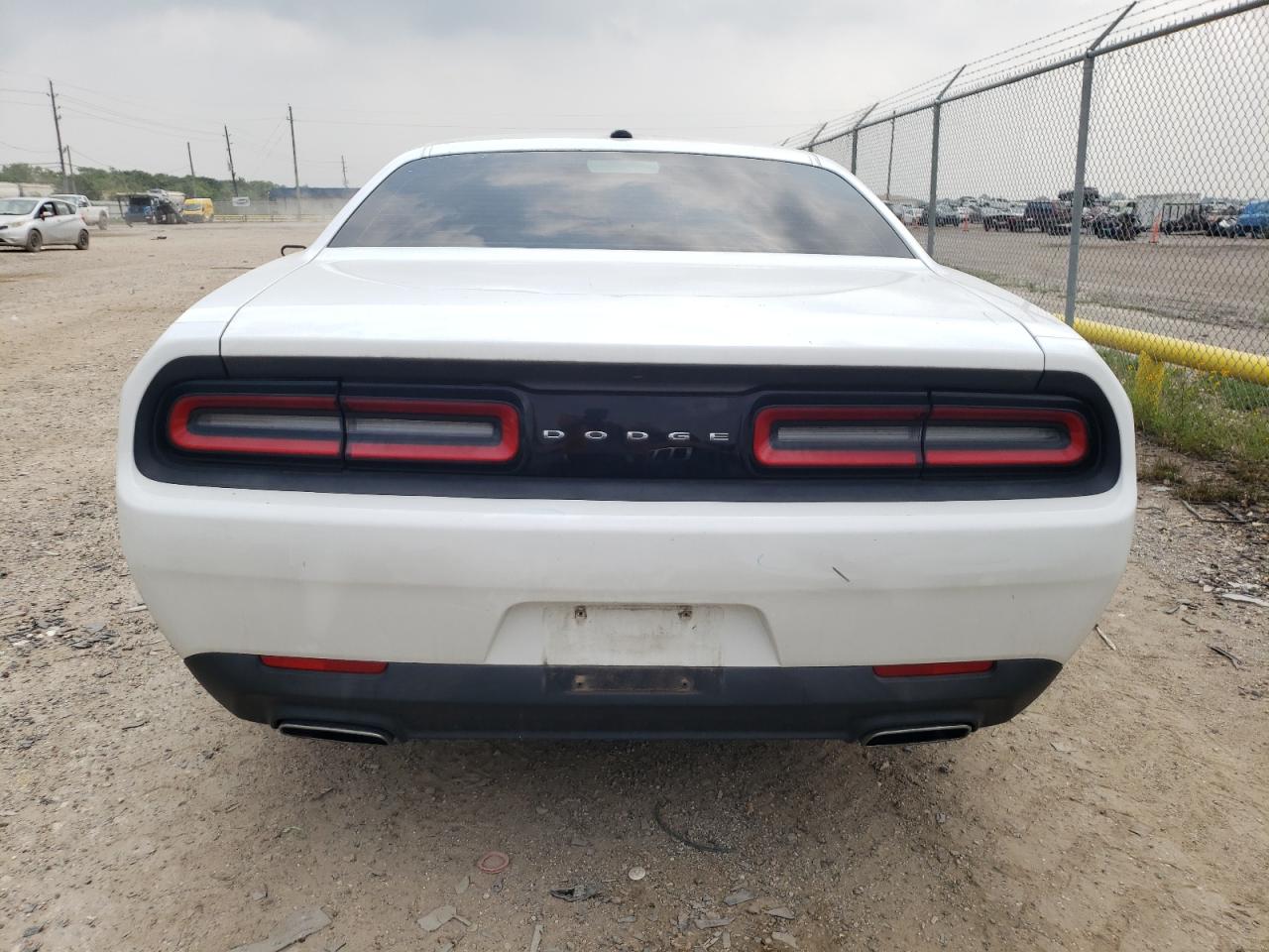 Photo 5 VIN: 2C3CDZAG4GH158109 - DODGE CHALLENGER 