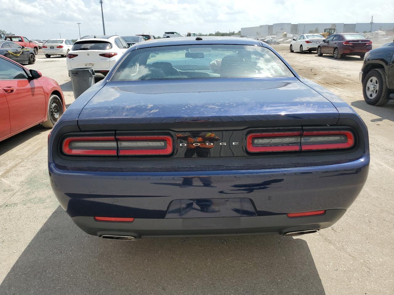 Photo 5 VIN: 2C3CDZAG4GH158532 - DODGE CHALLENGER 