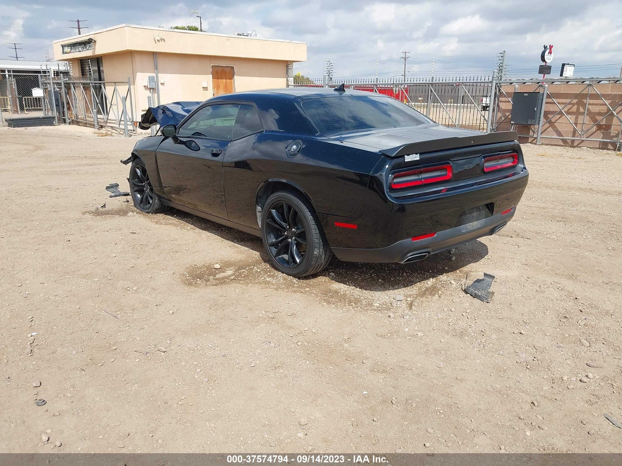 Photo 2 VIN: 2C3CDZAG4HH519162 - DODGE CHALLENGER 